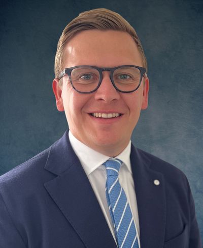 Michael Herd Headshot (1) (1) (1).jpg